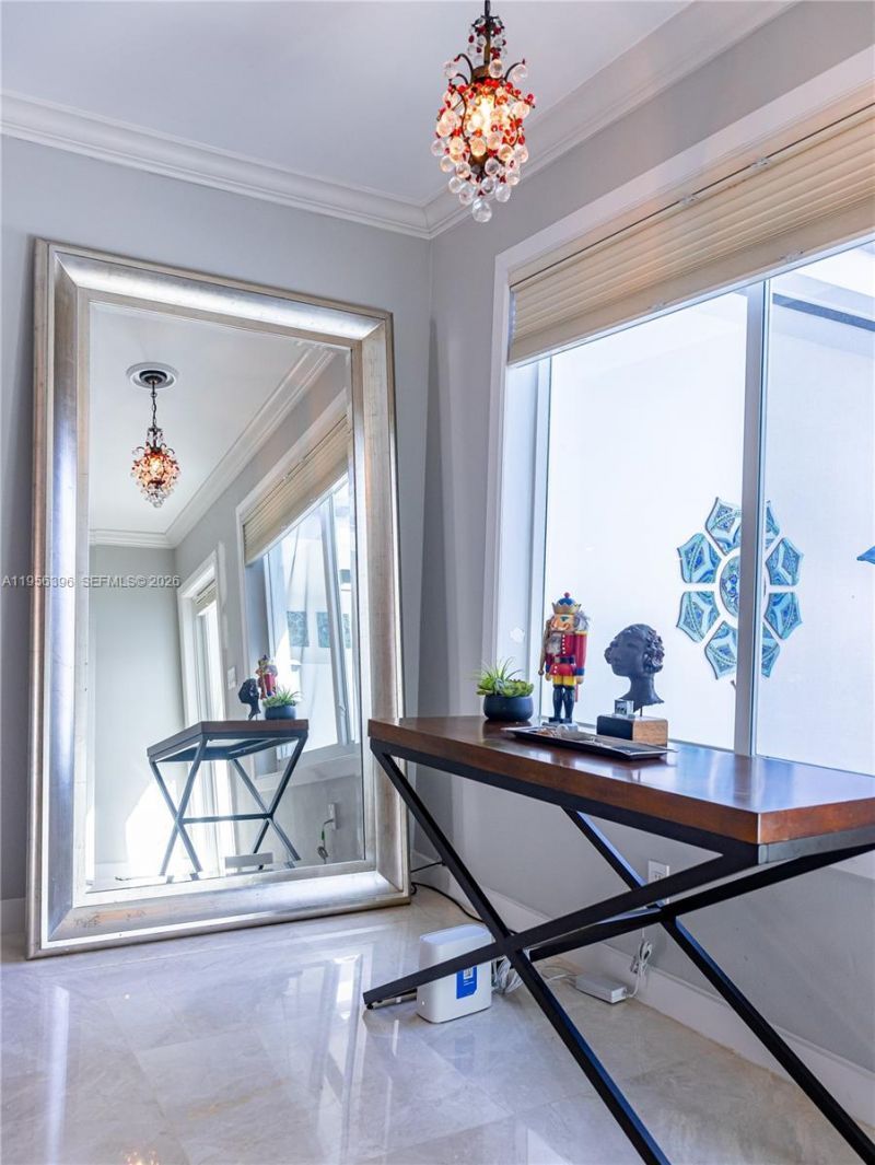 9117 Carlyle Ave, Surfside, FL 33154 Photo