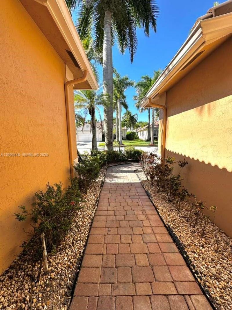 1831 Mariners Ln , Weston, FL 33327 Photo