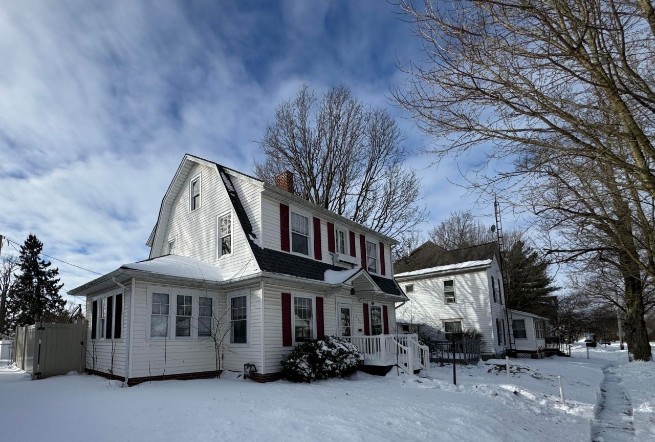 125 W Lincoln Avenue, Bellefontaine, OH 43311 Main Photo