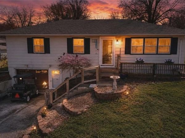 508 E Price Avenue, Savannah, MO 64485