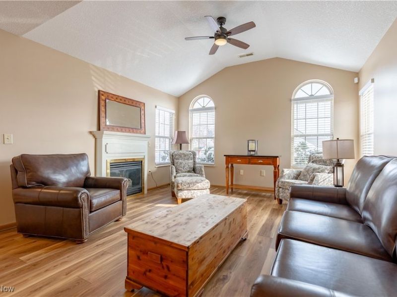 4200 NW Tannybrooke Lane NW, Unit B, Canton, OH 44718 Photo 5