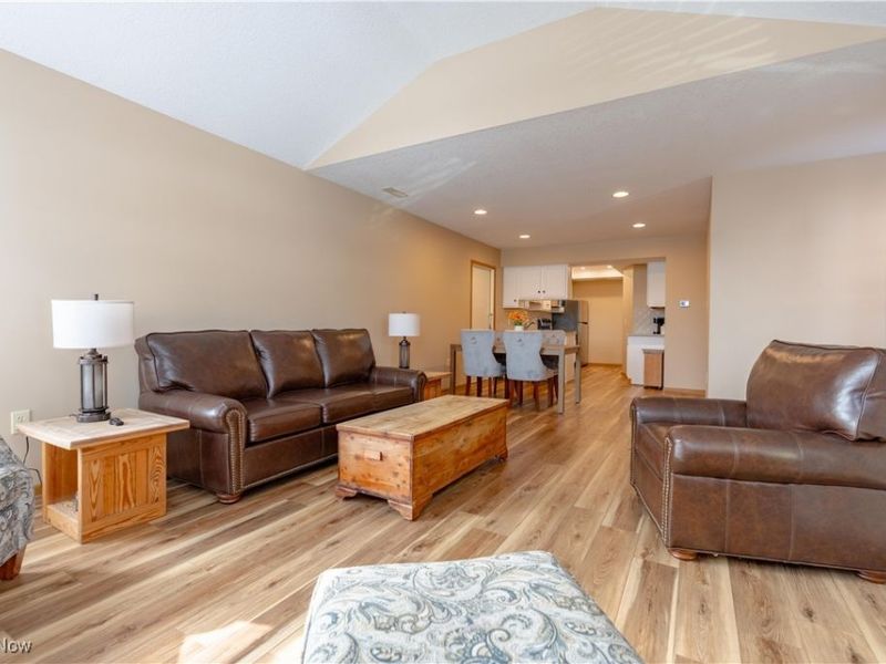 4200 NW Tannybrooke Lane NW, Unit B, Canton, OH 44718 Photo 7