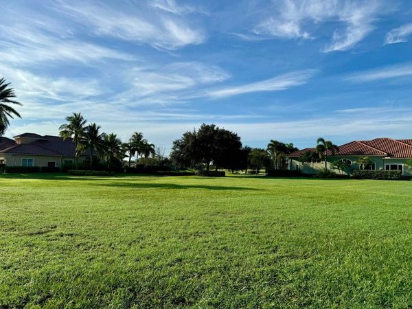 104 SE Rio Siena, Port Saint Lucie, FL 34984