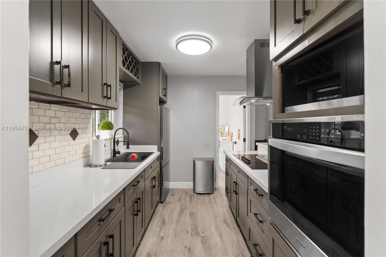 6791 SW 10th Ct, Pembroke Pines, FL 33023 Photo