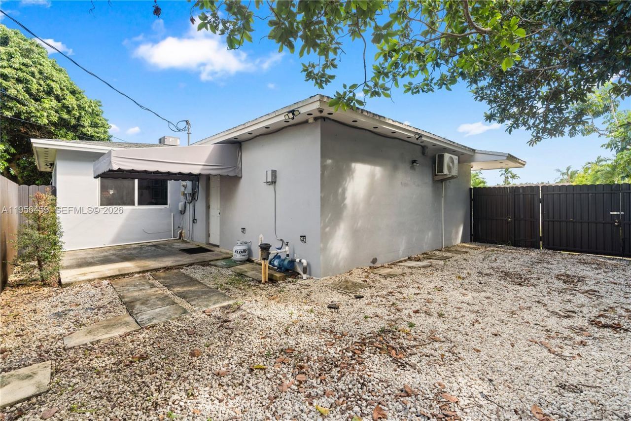 6791 SW 10th Ct, Pembroke Pines, FL 33023 Photo