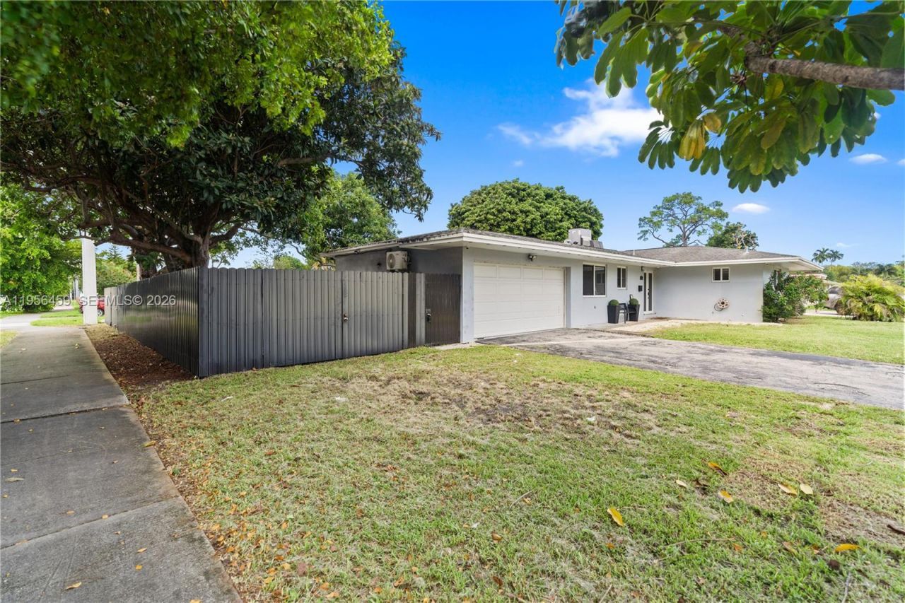 6791 SW 10th Ct, Pembroke Pines, FL 33023 Photo