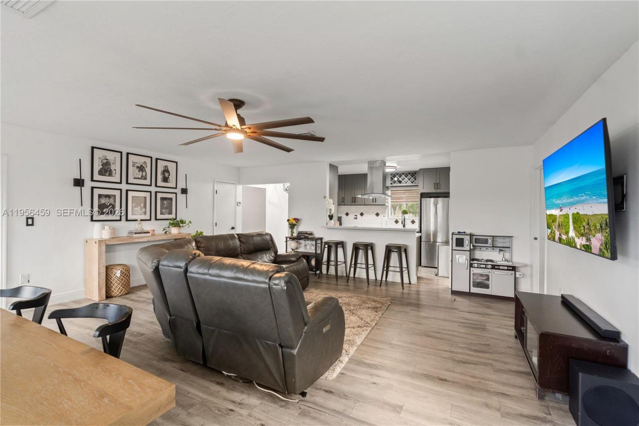 6791 SW 10th Ct, Pembroke Pines, FL 33023 Photo