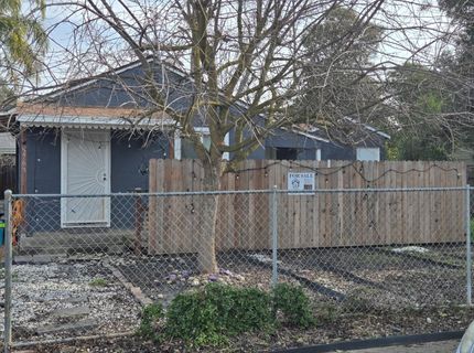 5765 Nina Way, Sacramento, CA 95824 Photo