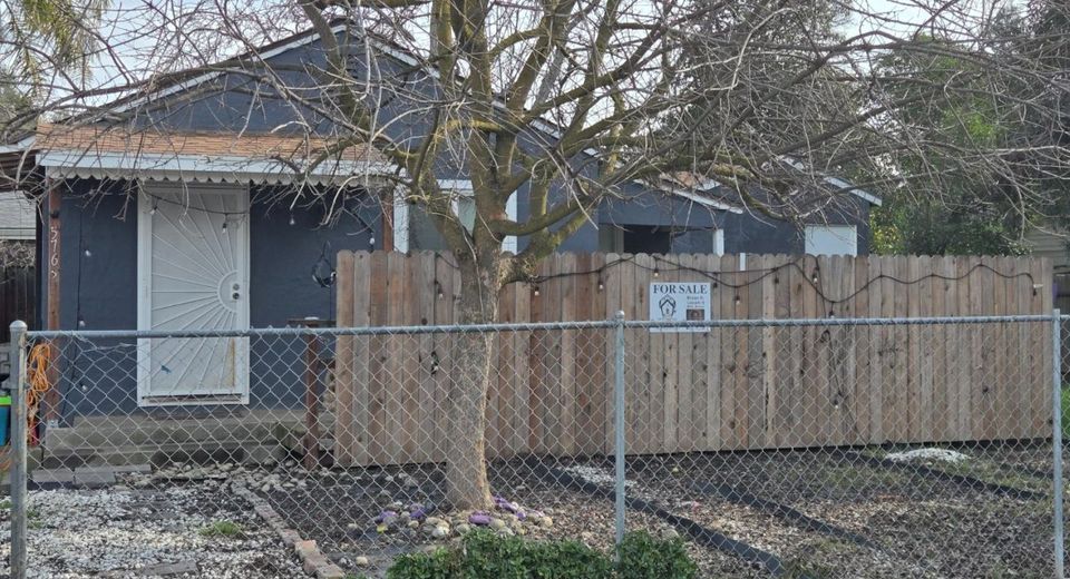 5765 Nina Way, Sacramento, CA 95824 Photo