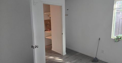 5765 Nina Way, Sacramento, CA 95824 Photo