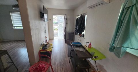 5765 Nina Way, Sacramento, CA 95824 Photo