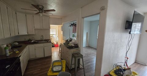 5765 Nina Way, Sacramento, CA 95824 Photo