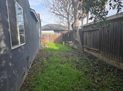 5765 Nina Way, Sacramento, CA 95824 Photo