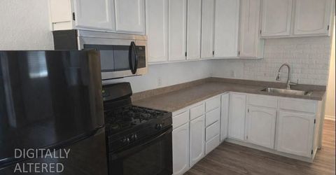 5765 Nina Way, Sacramento, CA 95824 Photo