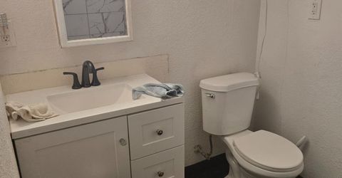 5765 Nina Way, Sacramento, CA 95824 Photo