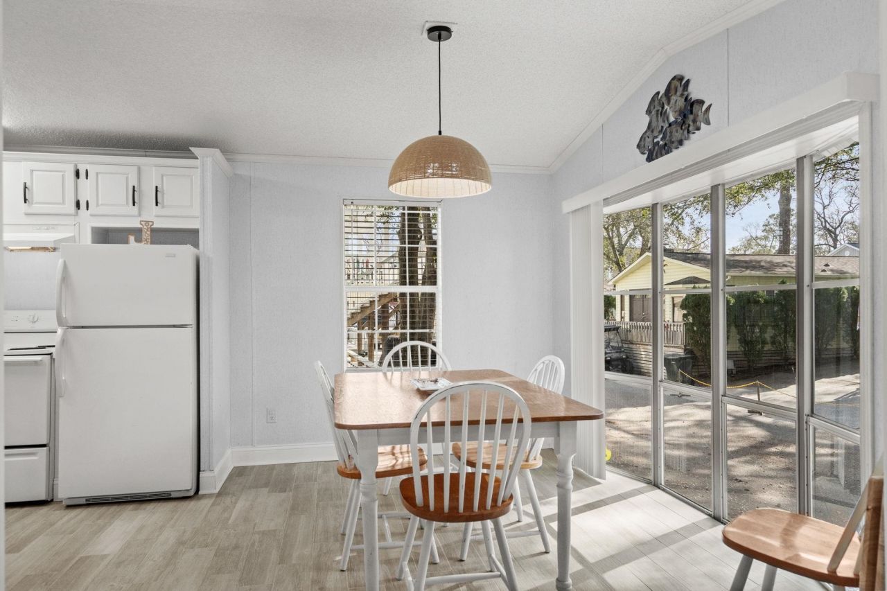 6001 - 1440 S Kings Hwy. Photo 11