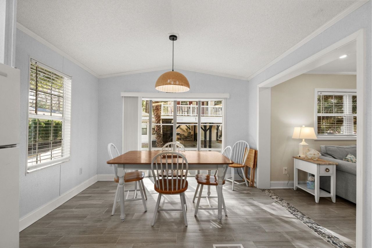 6001 - 1440 S Kings Hwy. Photo 12