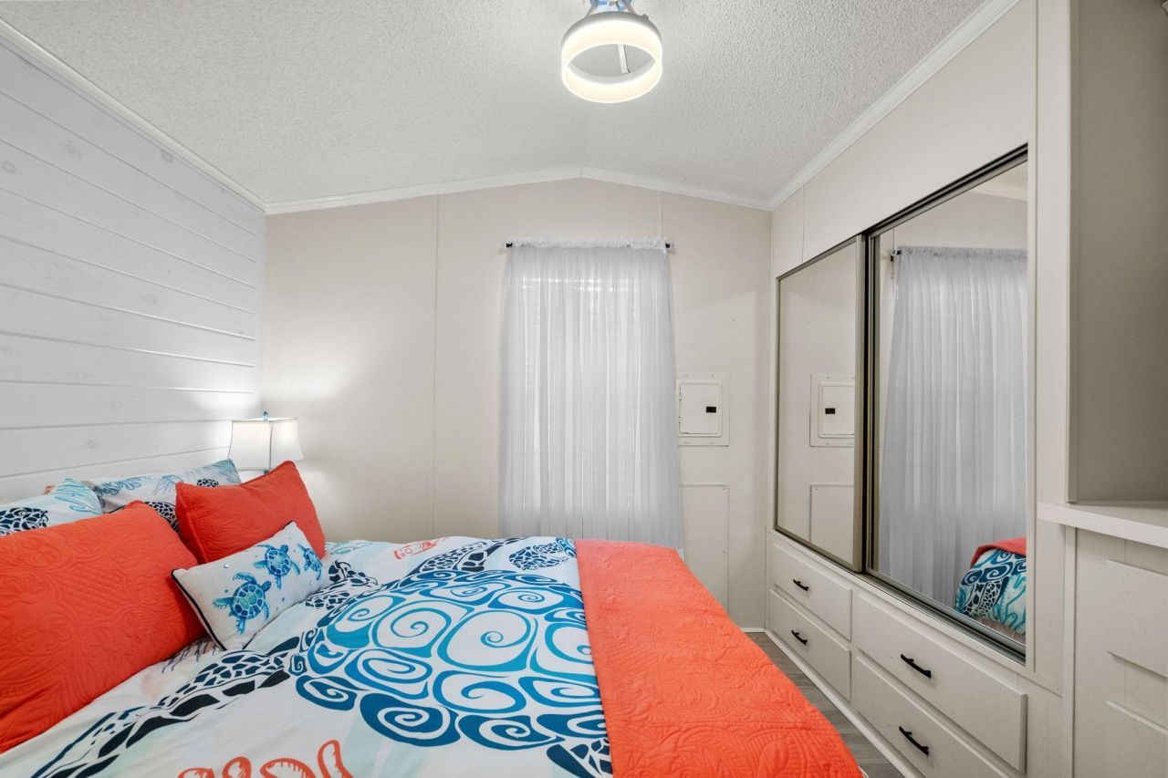 6001 - 1440 S Kings Hwy. Photo 24