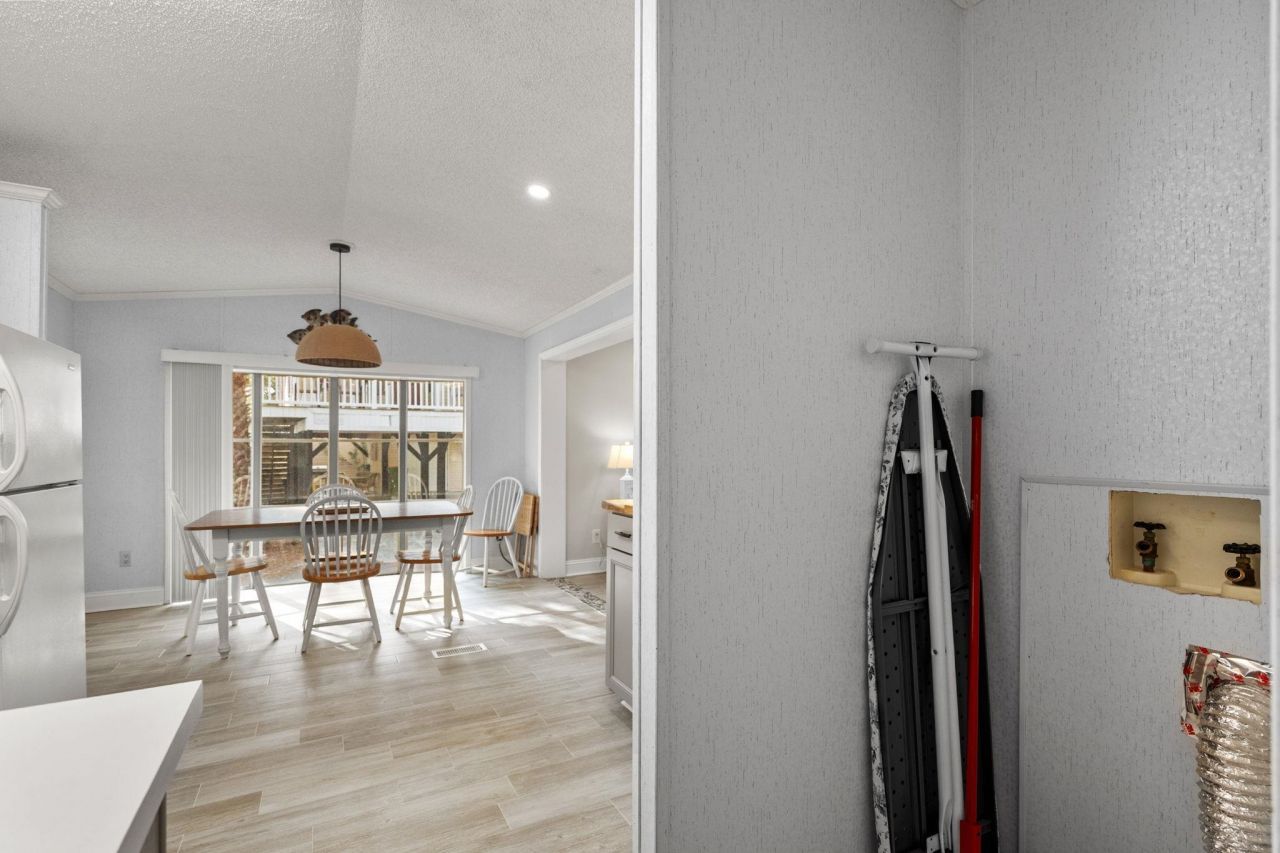 6001 - 1440 S Kings Hwy. Photo 27