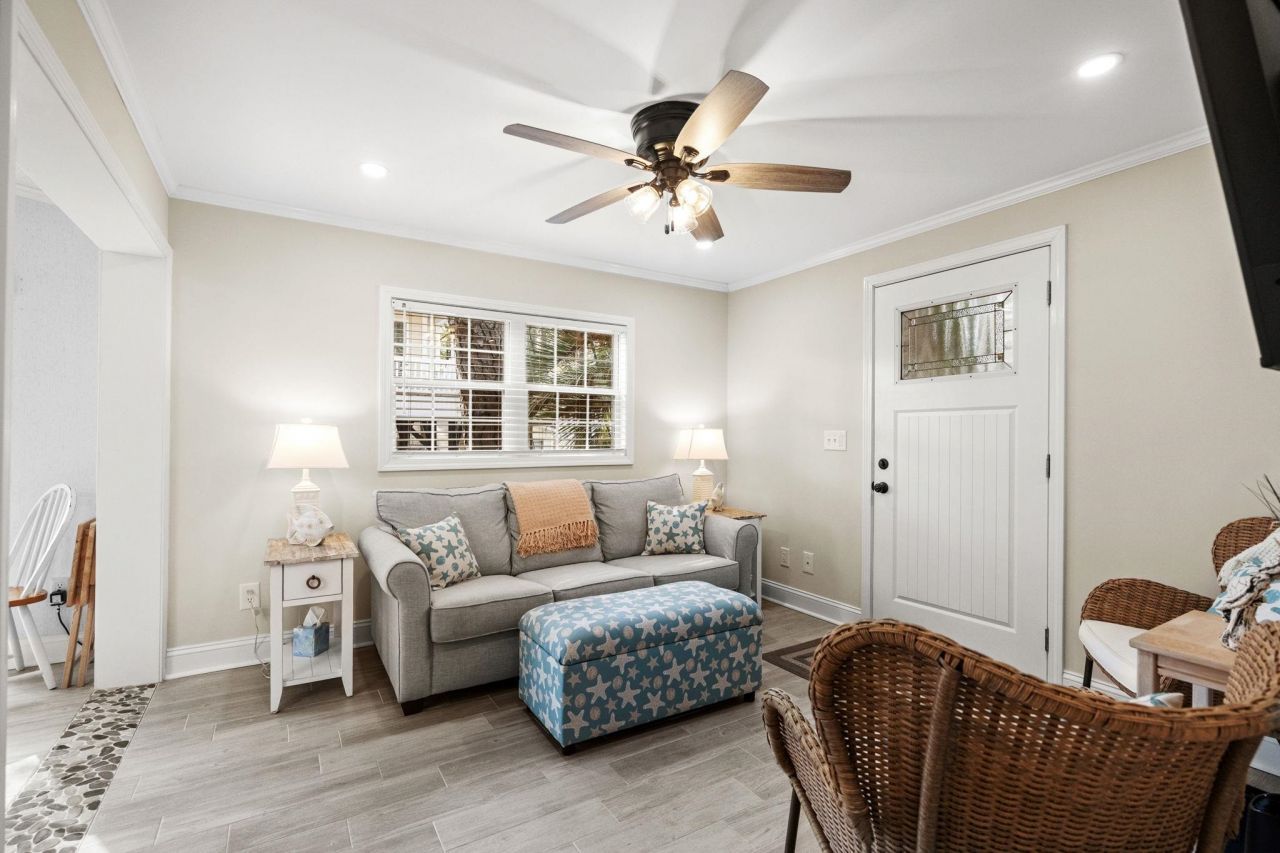 6001 - 1440 S Kings Hwy. Photo 7