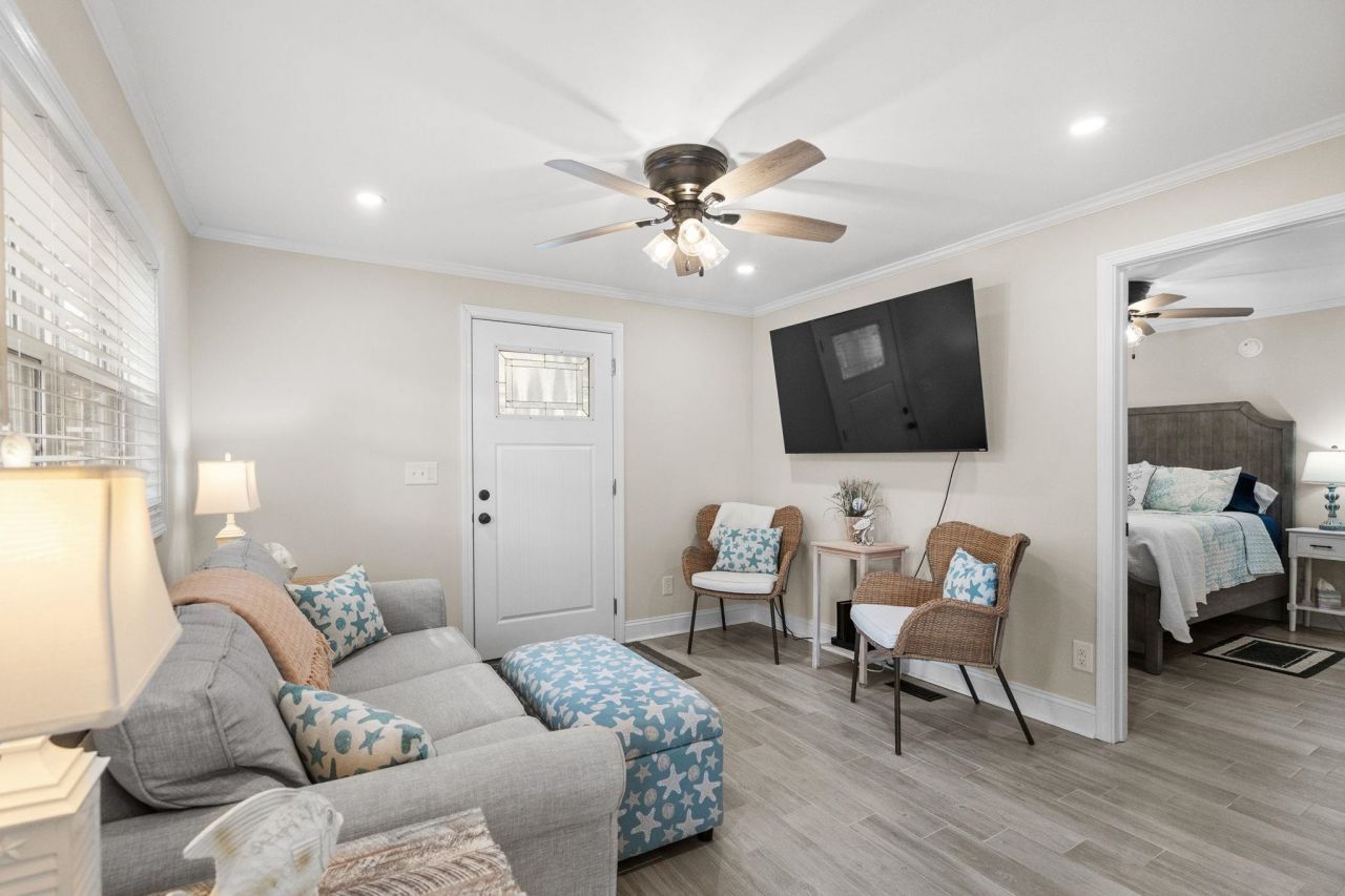 6001 - 1440 S Kings Hwy. Photo 9