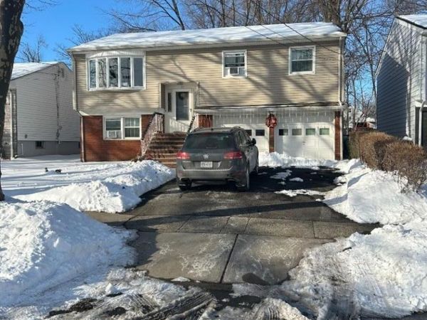 211 E 10Th Ave, Roselle, NJ 07203