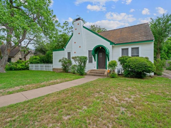 1709 W Lake DR, Taylor, TX 76574