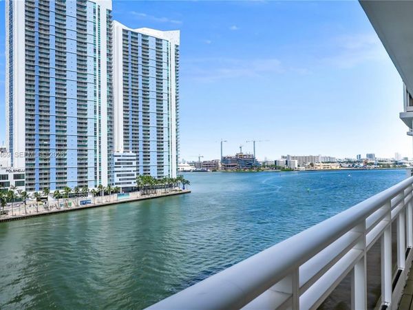 901 Brickell Key Blvd, Unit 805, Miami, FL 33131