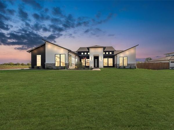 430 Whispering Way, Red Oak, TX 75154