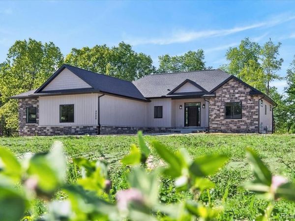 4060 Metamora Ridge Road, Metamora Vlg, MI 48455