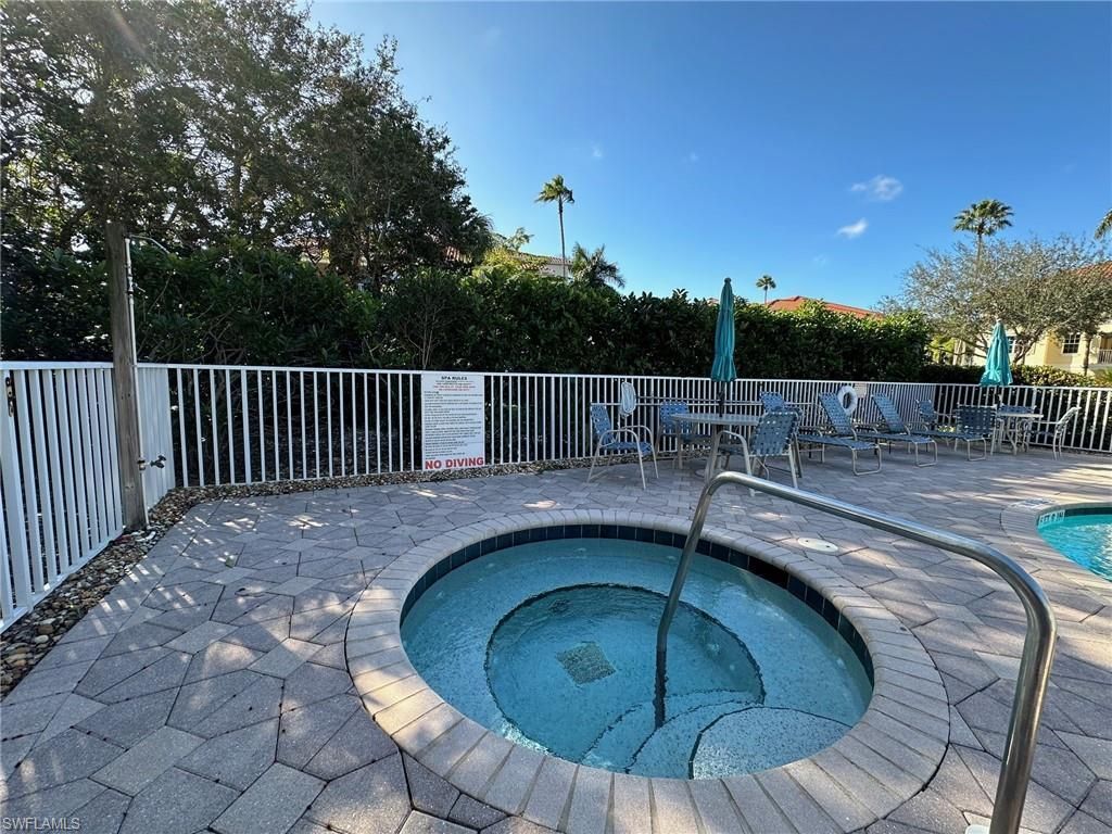 4884 Hampshire Ct, Unit 7-104, Naples, FL 34112 Photo