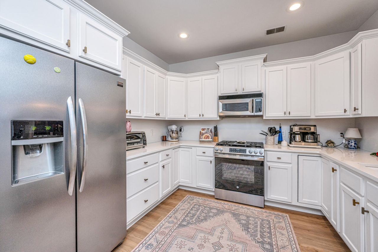 145 Fresh Meadow Lane Photo 6