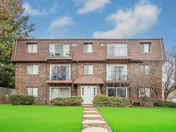 1225 Whispering Hills Court, Unit 3B, Naperville, IL 60540