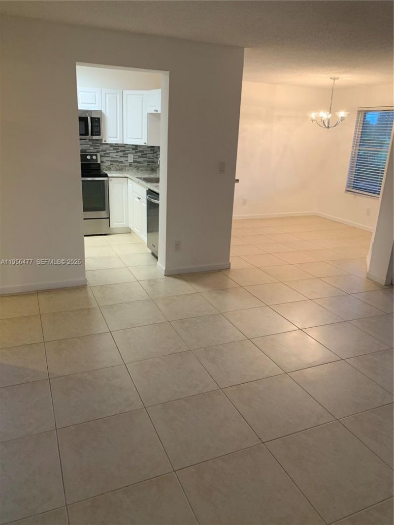 1013 Coral Club Dr, Unit 1013, Coral Springs, FL 33071 Photo