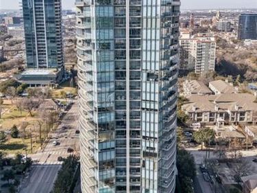 2900 Mckinnon Street, Unit 303, Dallas, TX 75201