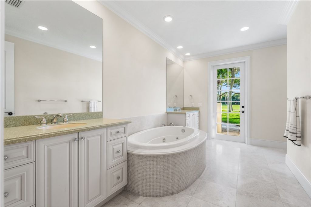 270 Sea Oak Drive, Vero Beach, FL 32963 Photo