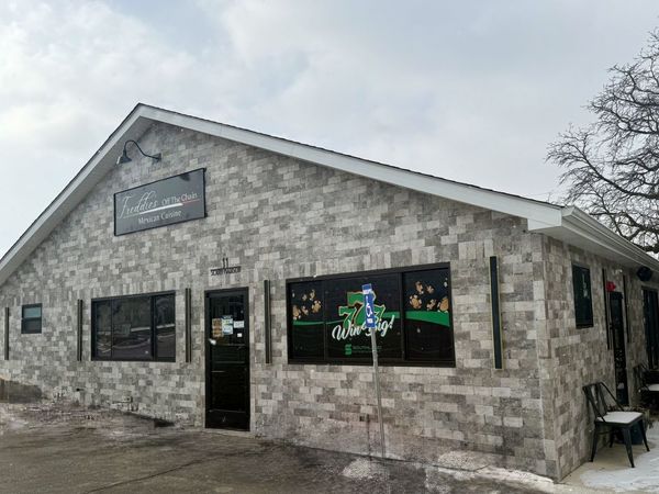 11 S Madison Street, Oswego, IL 60543