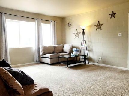 6109 Laurine Way, Sacramento, CA 95824 Photo