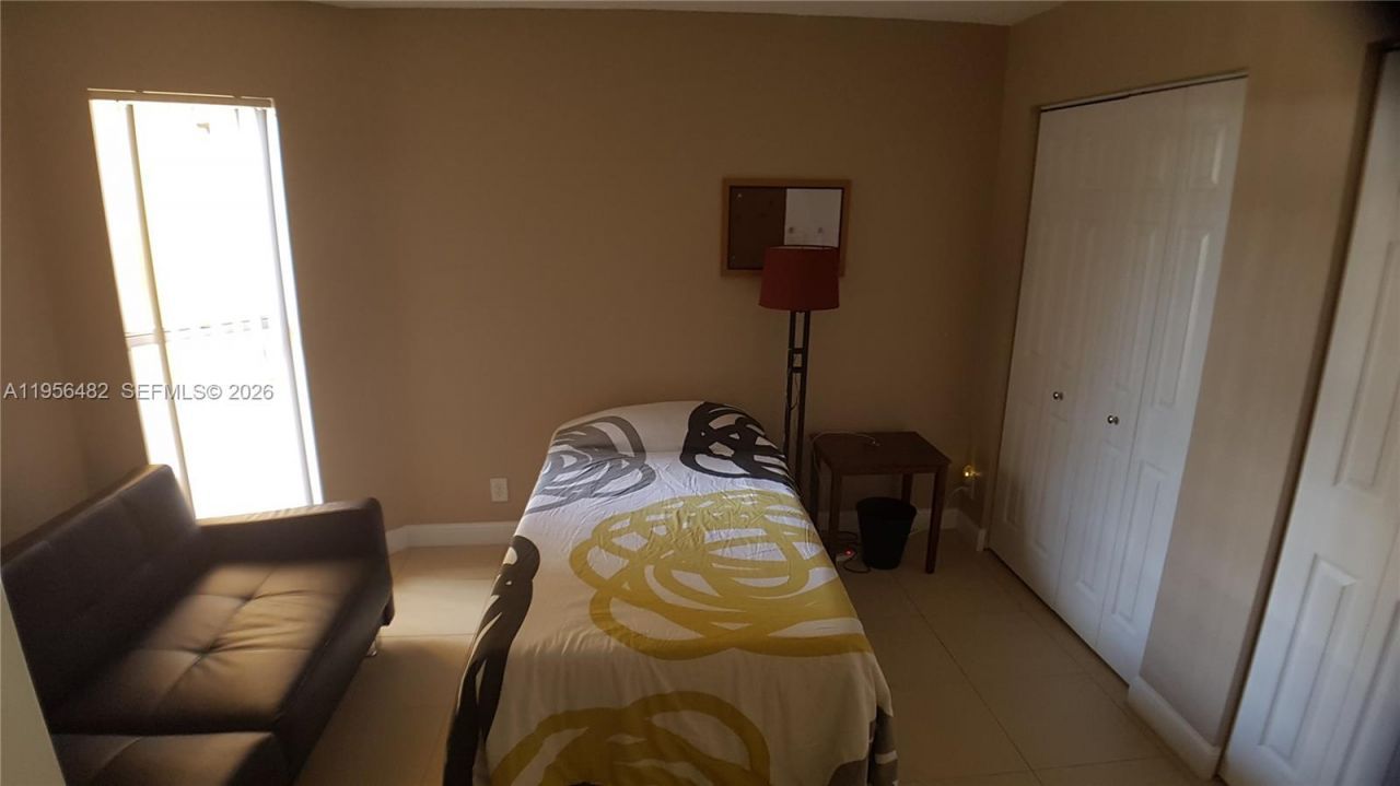 7640 Westwood Dr, Unit 403, Tamarac, FL 33321 Photo