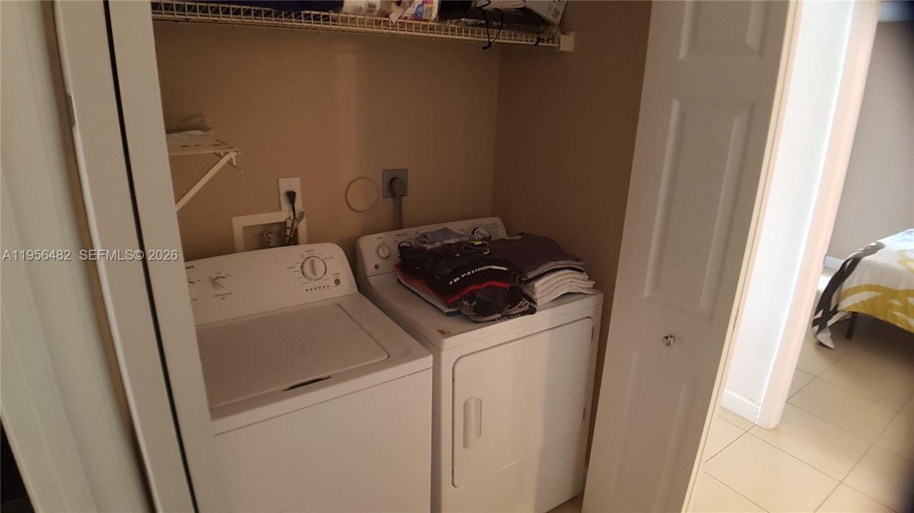 7640 Westwood Dr, Unit 403, Tamarac, FL 33321 Photo