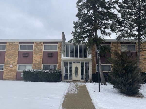 212 Collen Drive, Unit 209, Lombard, IL 60148