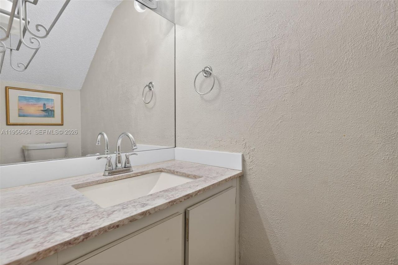 2455 SW 11th St , Unit 7-A, Miami, FL 33135 Photo