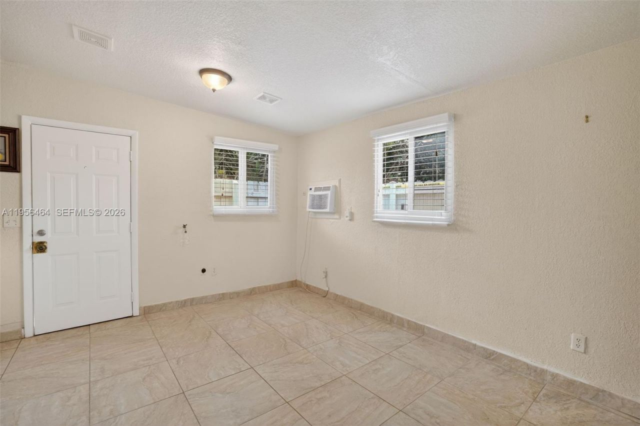 2455 SW 11th St , Unit 7-A, Miami, FL 33135 Photo