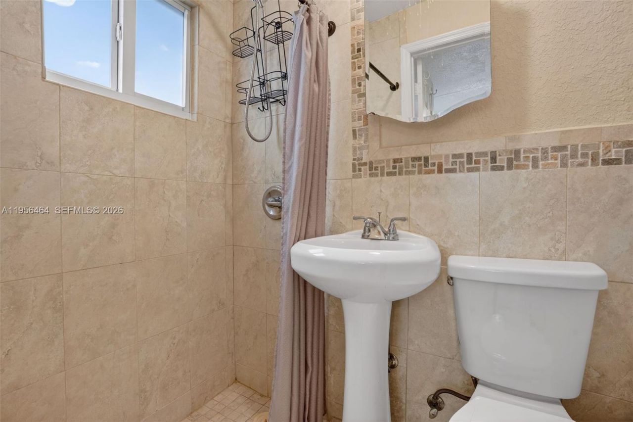 2455 SW 11th St , Unit 7-A, Miami, FL 33135 Photo