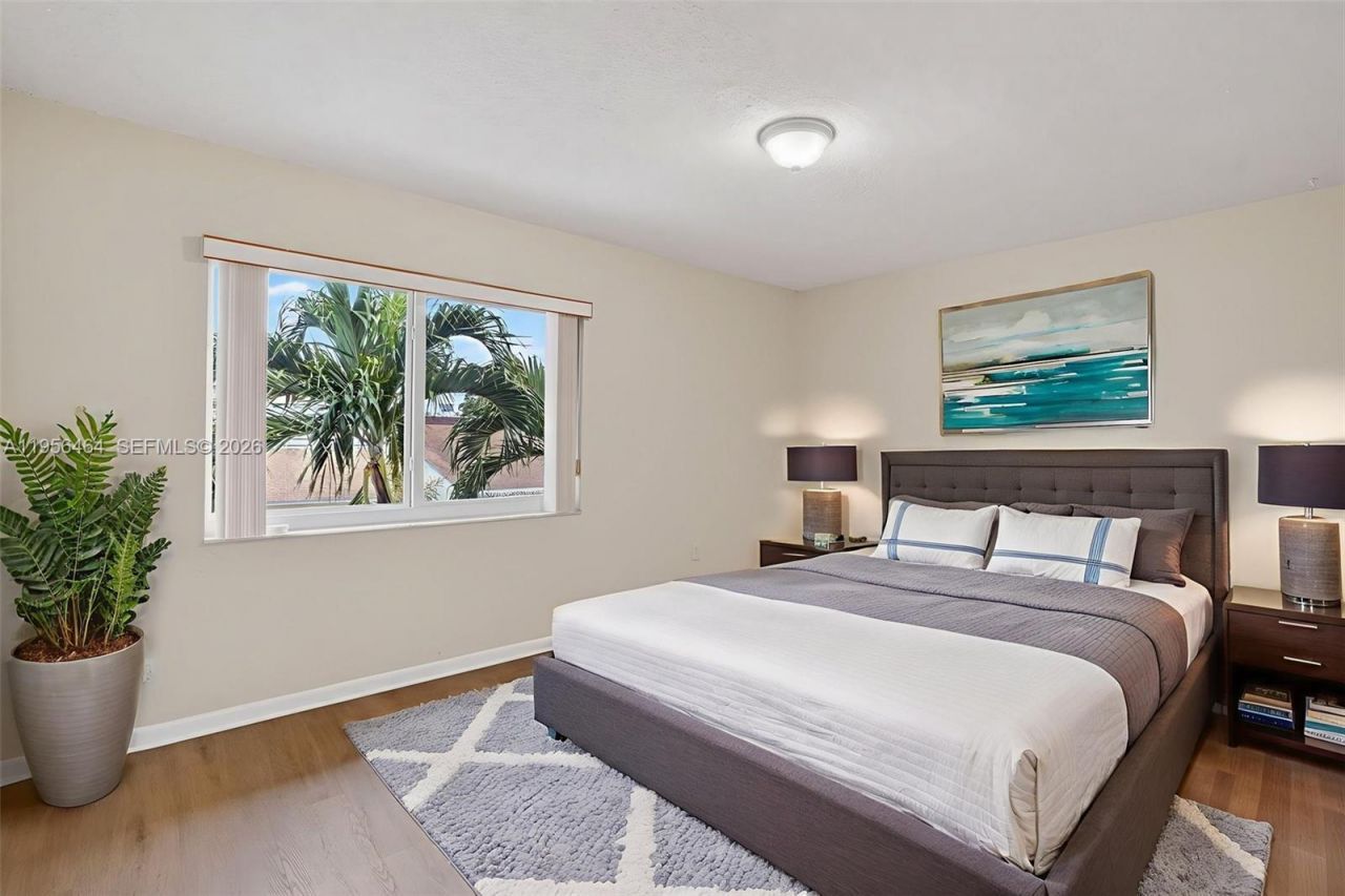 2455 SW 11th St , Unit 7-A, Miami, FL 33135 Photo