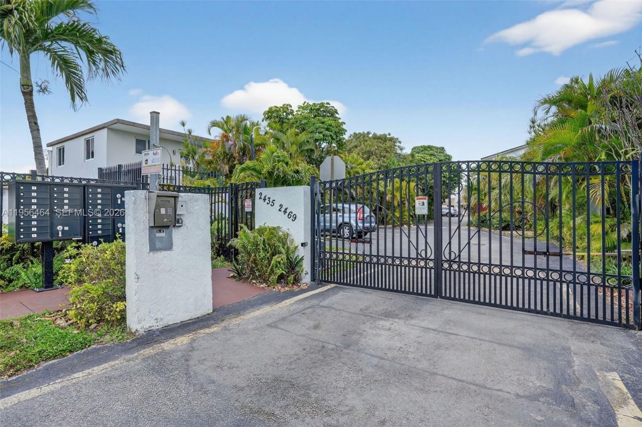 2455 SW 11th St, Unit 7-A, Miami, FL 33135 Photo