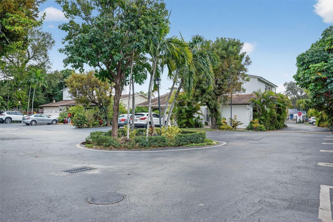 2455 SW 11th St , Unit 7-A, Miami, FL 33135 Photo