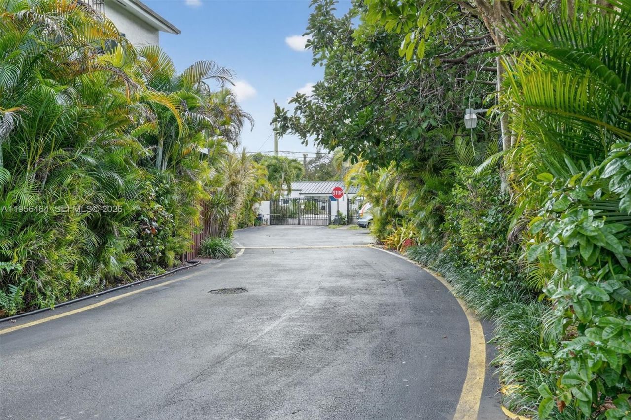 2455 SW 11th St , Unit 7-A, Miami, FL 33135 Photo