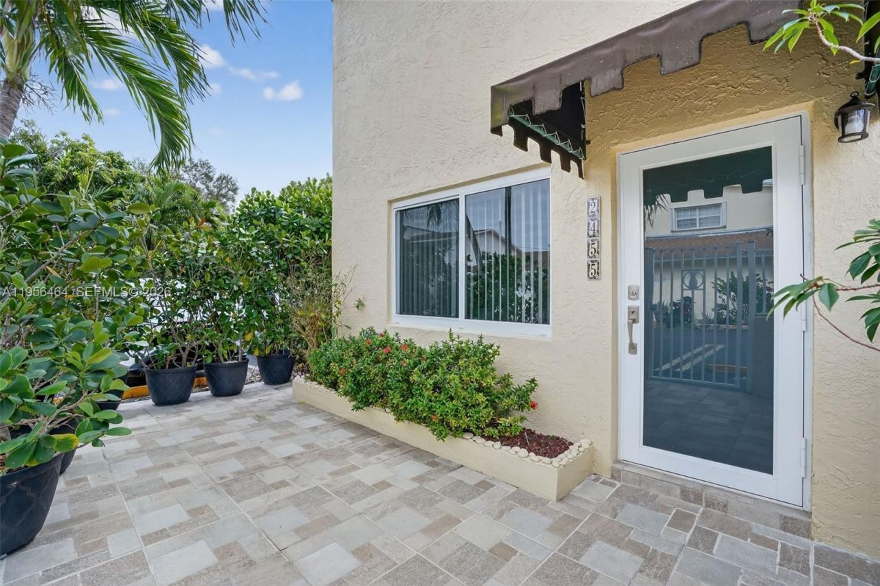 2455 SW 11th St, Unit 7-A, Miami, FL 33135 Photo