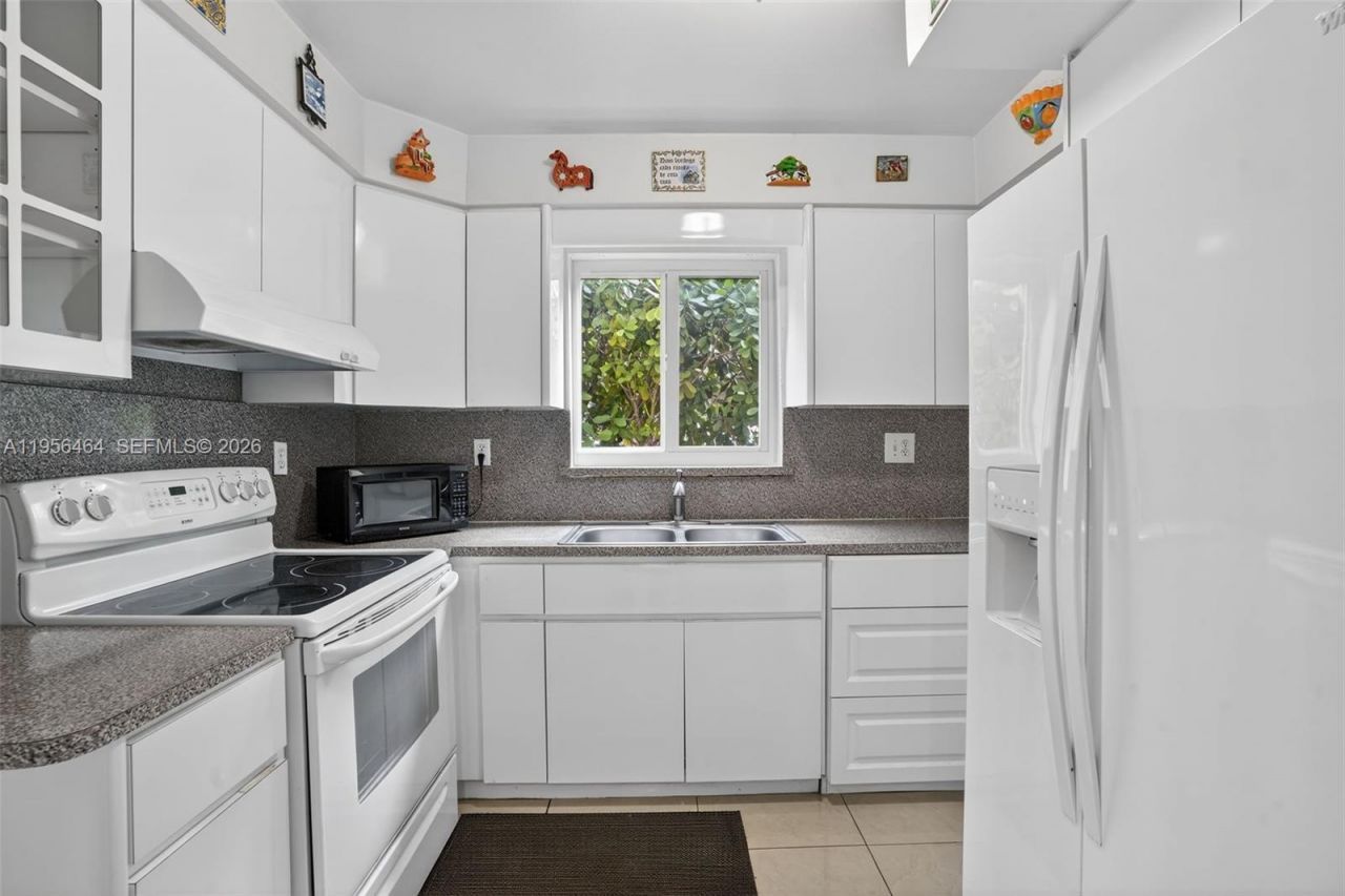 2455 SW 11th St , Unit 7-A, Miami, FL 33135 Photo